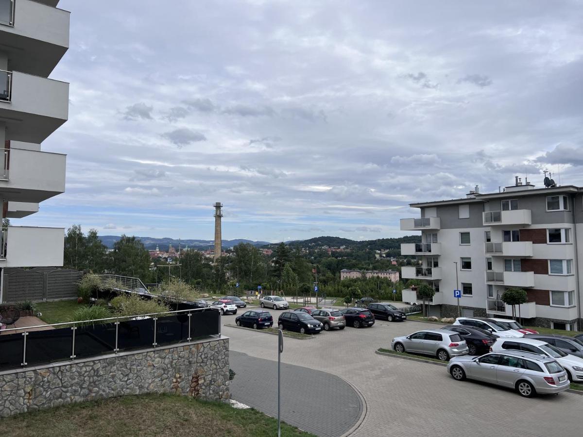 Apartament Z Tarasem Na Osiedlu Rakownica Jelenia Gora Exterior photo